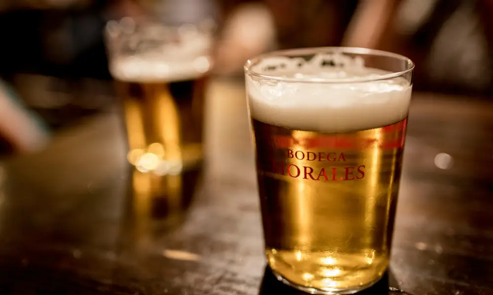 How to Say Cheers in Spain bar cervezas